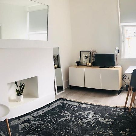 Bright Chiswick Apartment - Great Location Лондон Екстер'єр фото