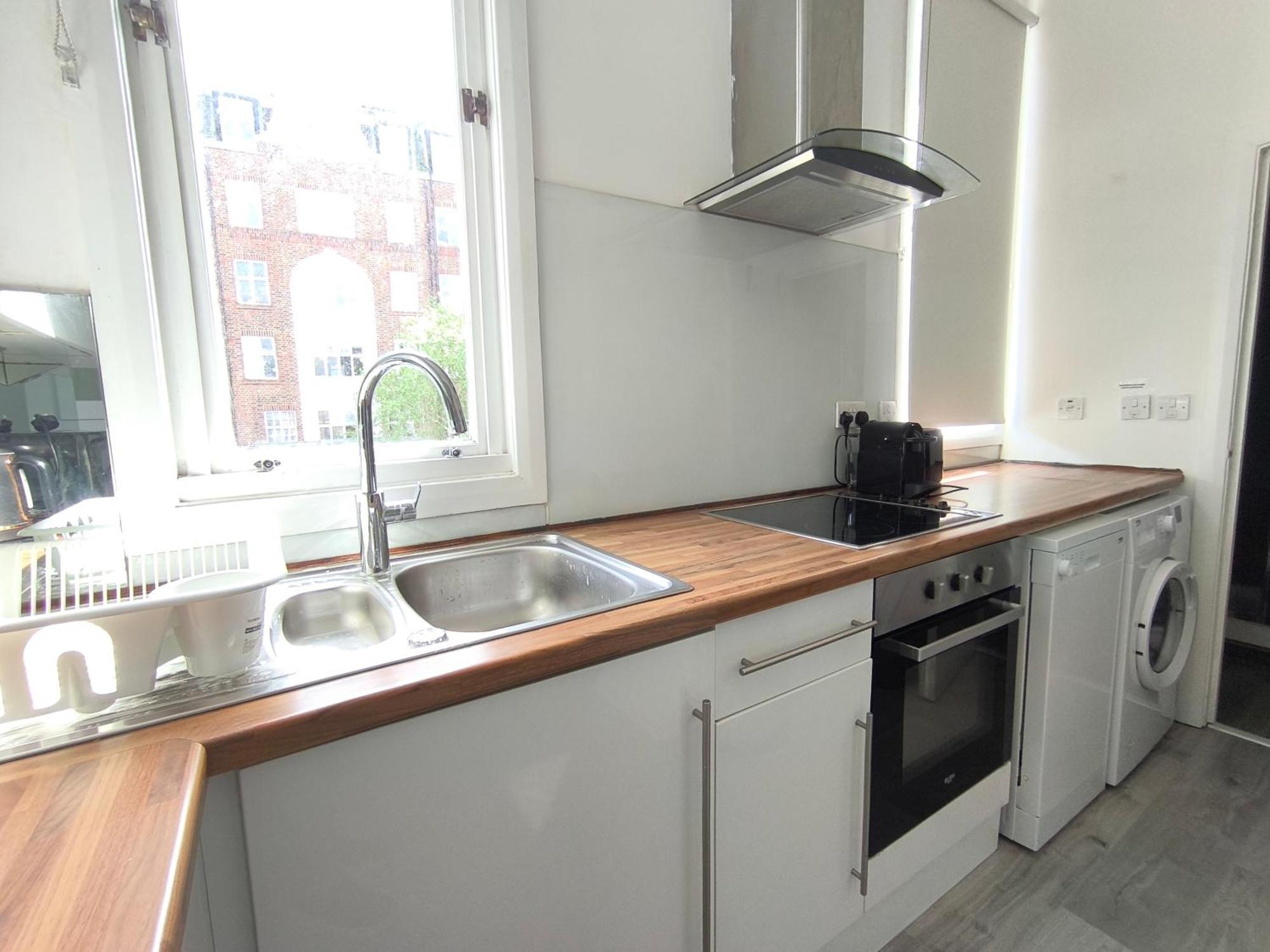 Bright Chiswick Apartment - Great Location Лондон Екстер'єр фото